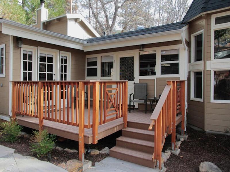 Silver Pines Lodge image