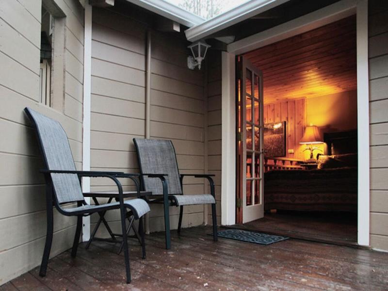 Silver Pines Lodge image