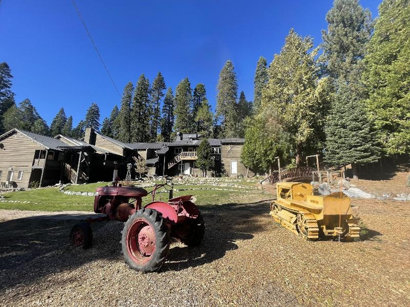 Sierra Woods Lodge image