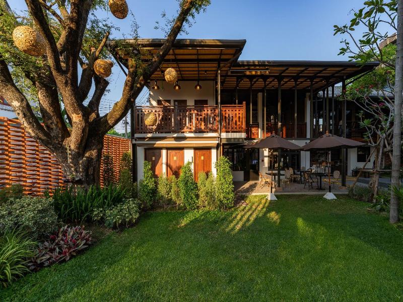 Shamrock Chiangmai Hotel image