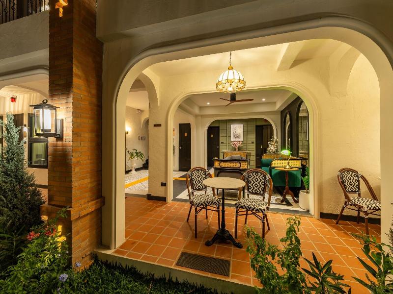 Shamrock Chiangmai Hotel image