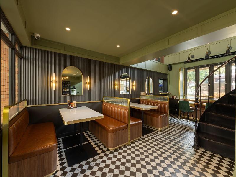 Shamrock Chiangmai Hotel image