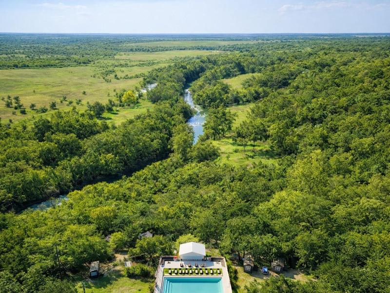 Melrose River Club