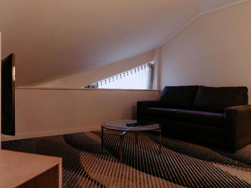 Novotel Sydney Parramatta image