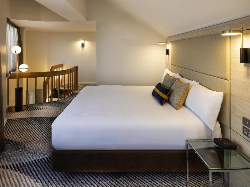 Novotel Sydney Parramatta image