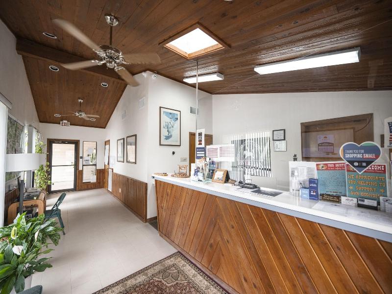 River Oak Inn