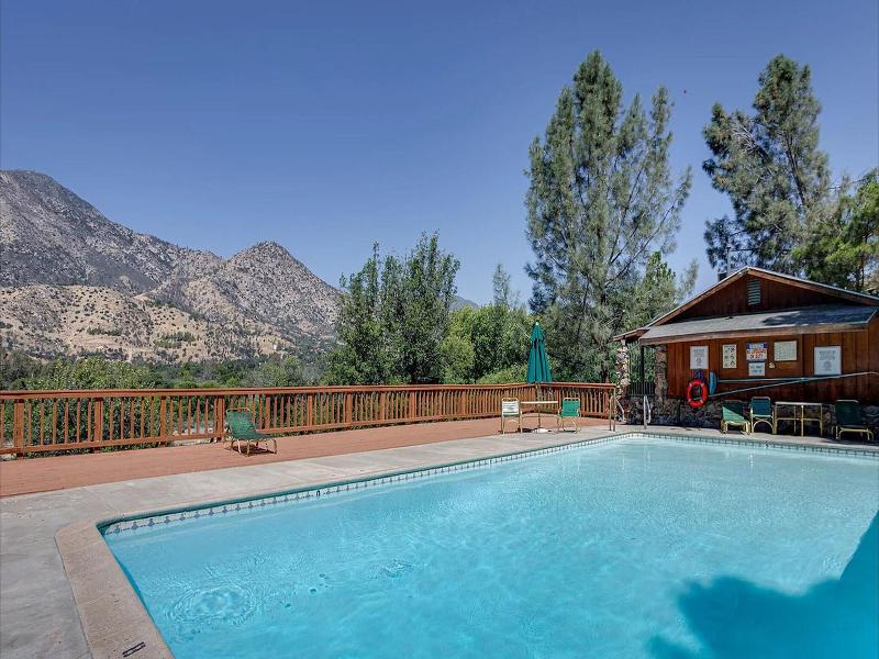 Whispering Pines Lodge