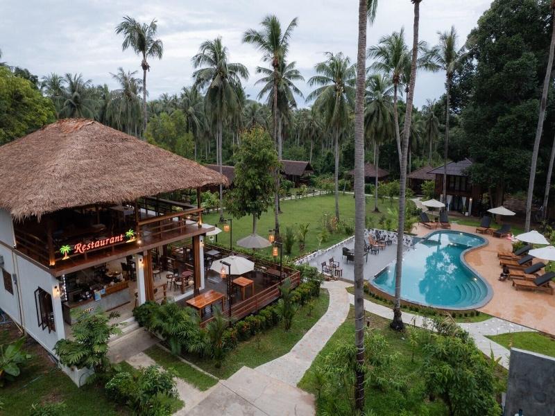 Coco Canopy Boutique Resort image