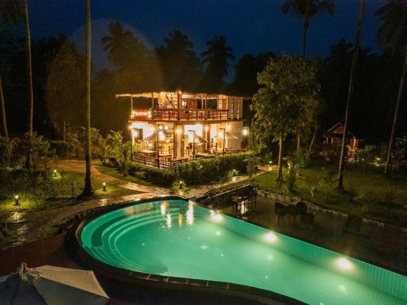 Coco Canopy Boutique Resort image
