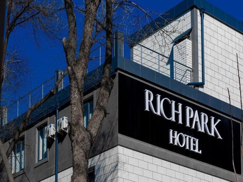 Rich Park Hotel image