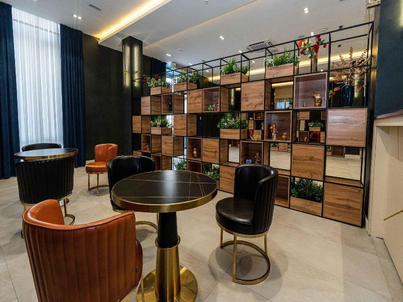Garnet Mir Hotel image