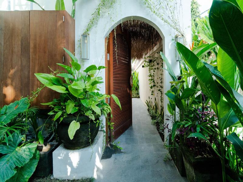 Larose Villas And Boutique Camp image
