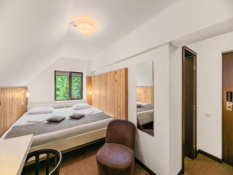 Hotel Cota 1000 image