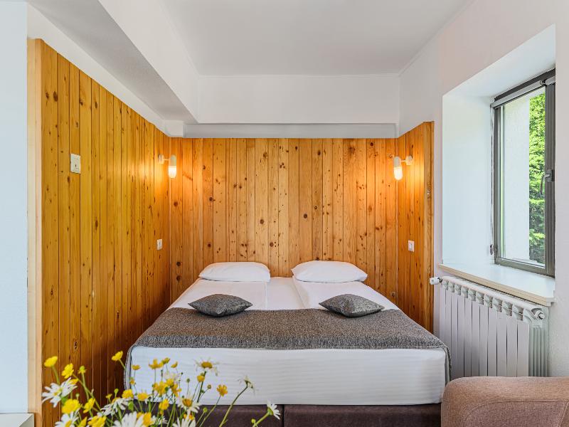 Hotel Cota 1000 image