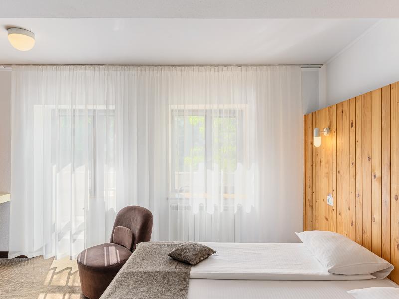 Hotel Cota 1000 image