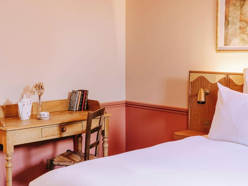 Le Charmant Hotel 4