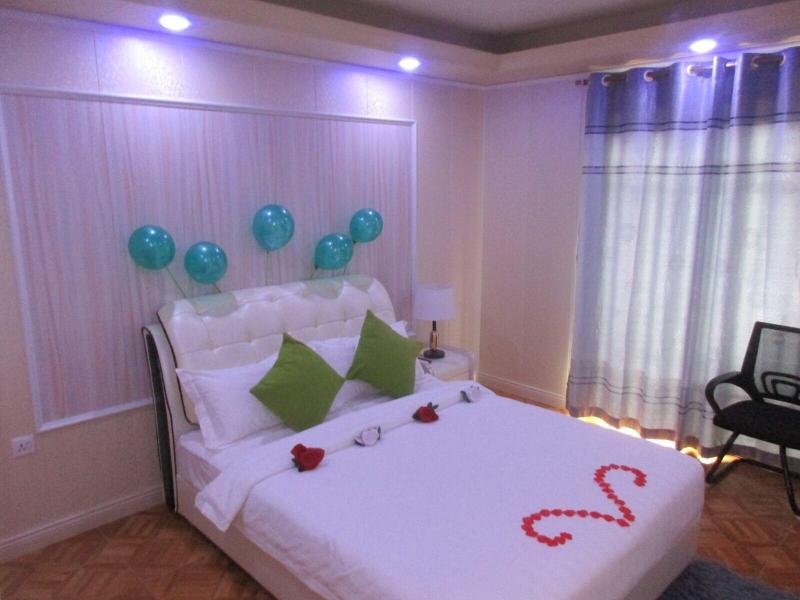 Riverside Hotel image