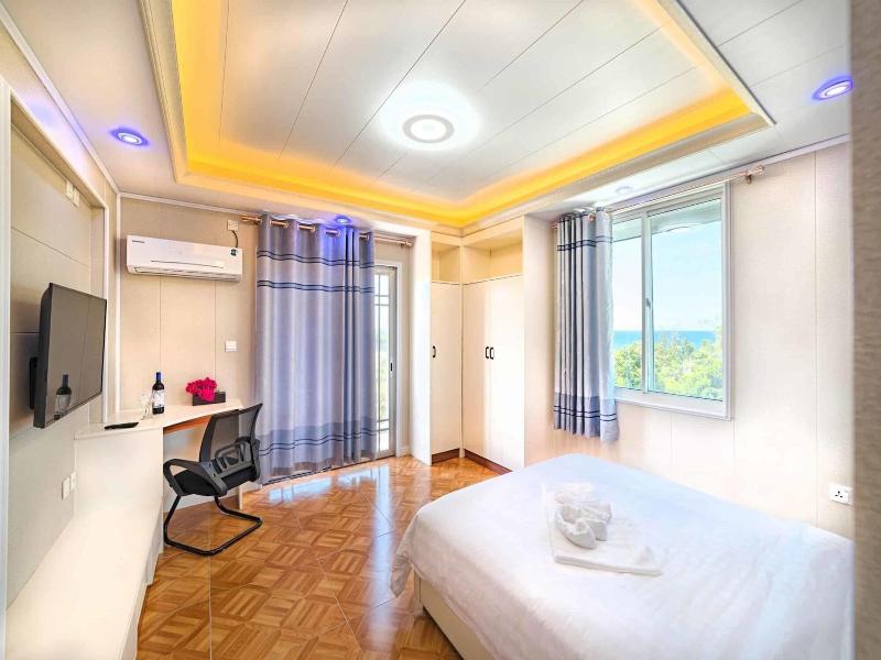 Riverside Hotel image
