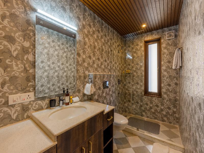 The Manor Luxury Service Apartments image