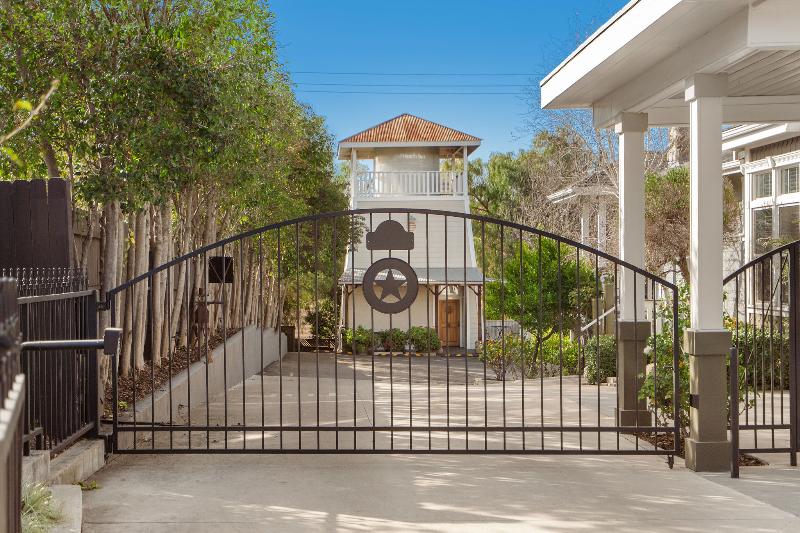 Polo House And Bungalows image