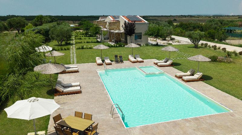 Flamingo View Suites & Villas image