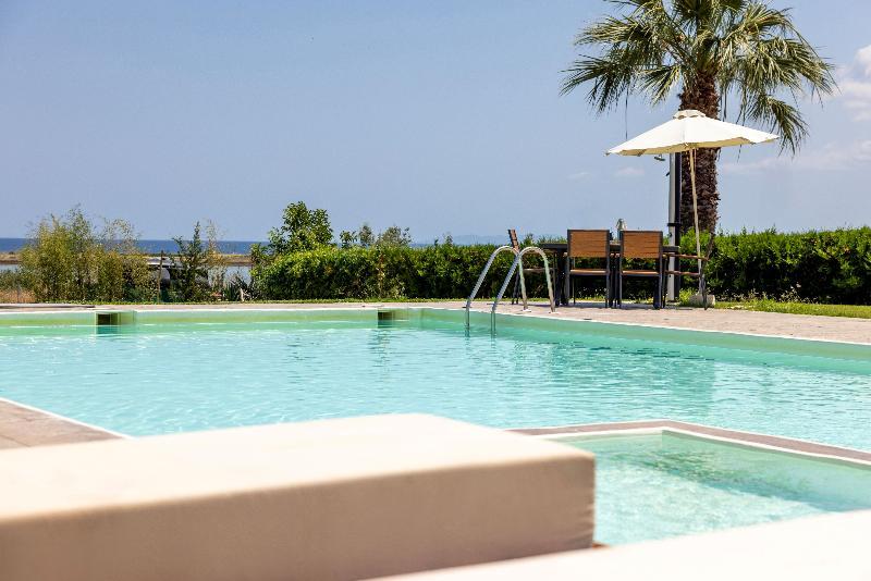 Flamingo View Suites & Villas image