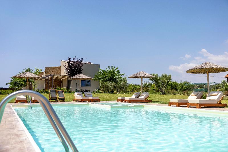 Flamingo View Suites & Villas image