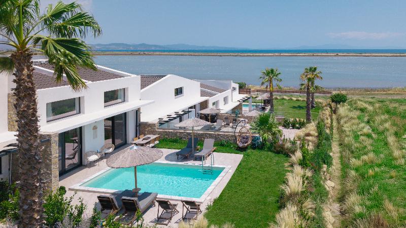 Flamingo View Suites & Villas image