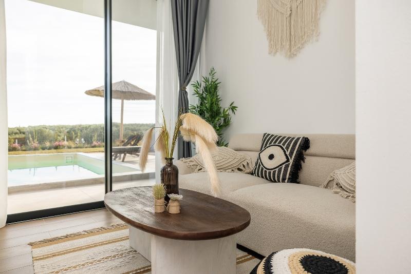 Flamingo View Suites & Villas image