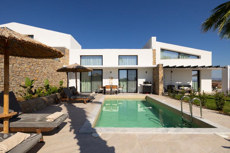 Flamingo View Suites & Villas image