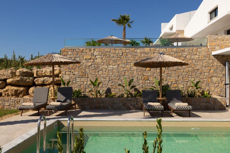 Flamingo View Suites & Villas image
