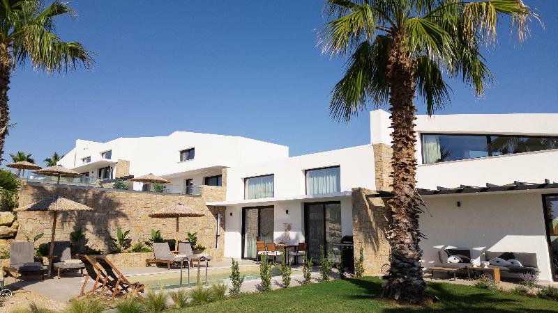 Flamingo View Suites & Villas image