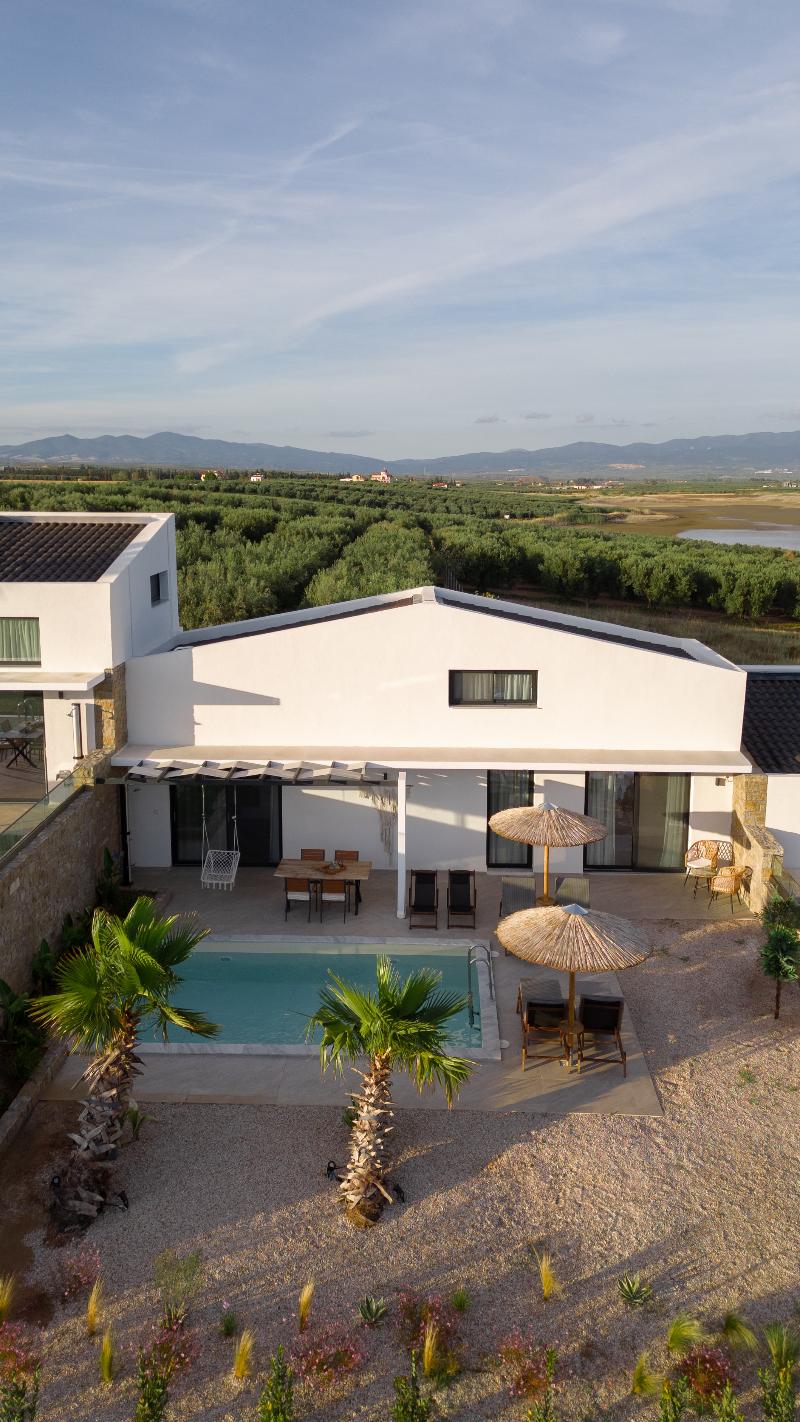 Flamingo View Suites & Villas image