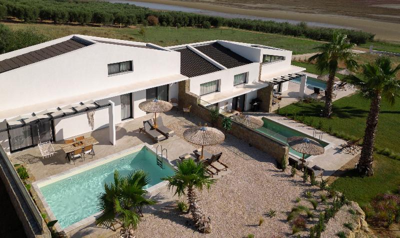 Flamingo View Suites & Villas image