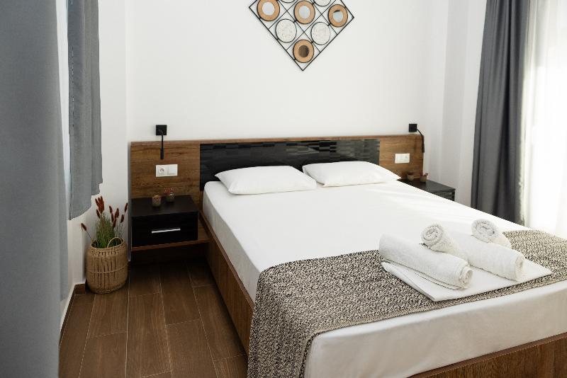 Flamingo View Suites & Villas image