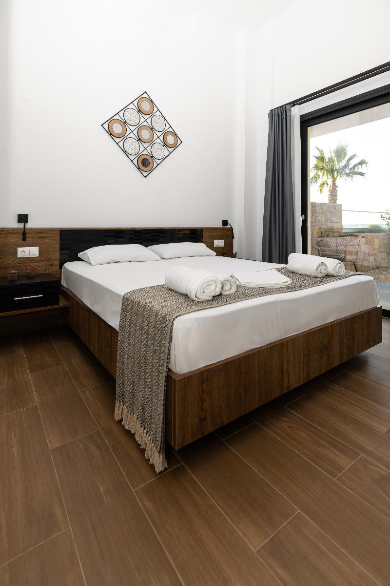 Flamingo View Suites & Villas image