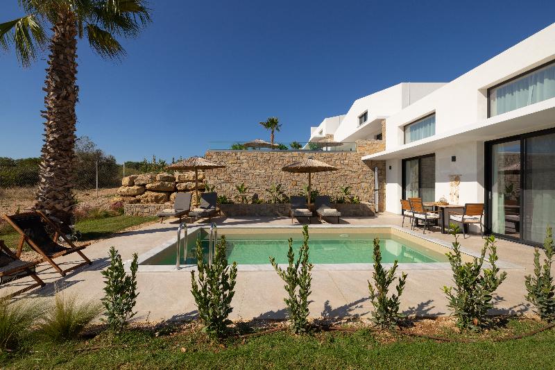 Flamingo View Suites & Villas image