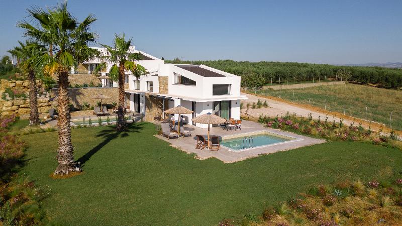 Flamingo View Suites & Villas image