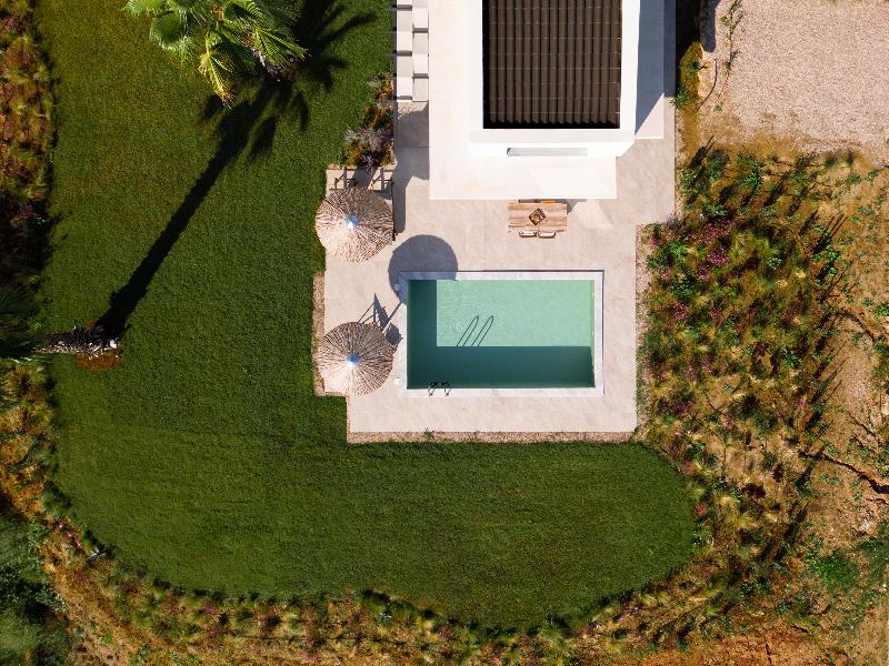Flamingo View Suites & Villas image