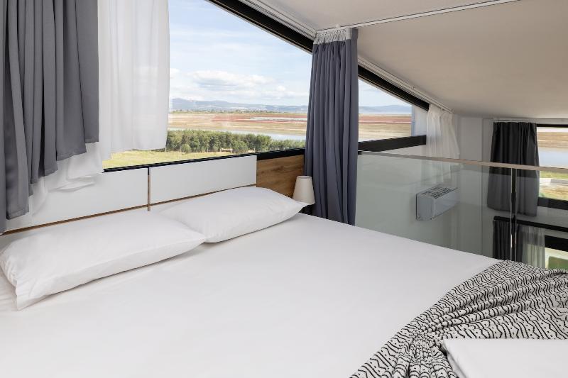 Flamingo View Suites & Villas image
