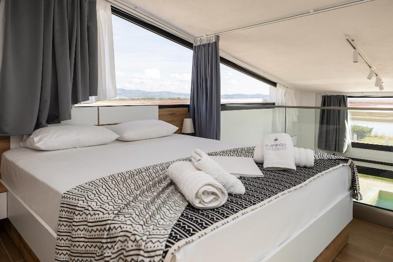 Flamingo View Suites & Villas image