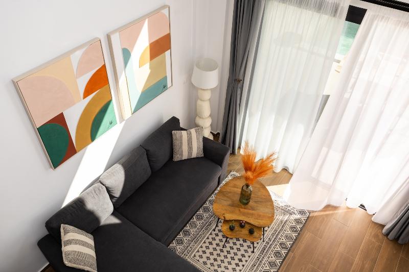 Flamingo View Suites & Villas image