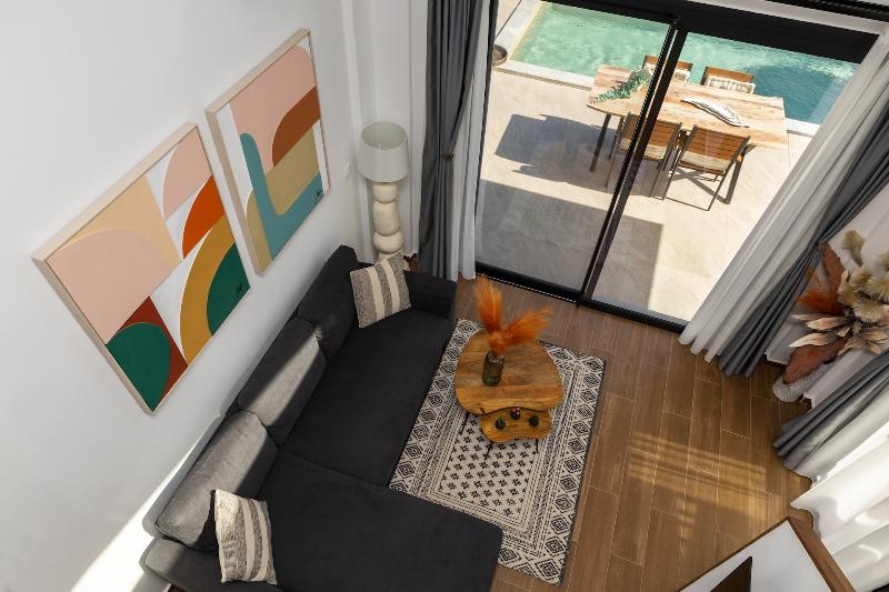 Flamingo View Suites & Villas image