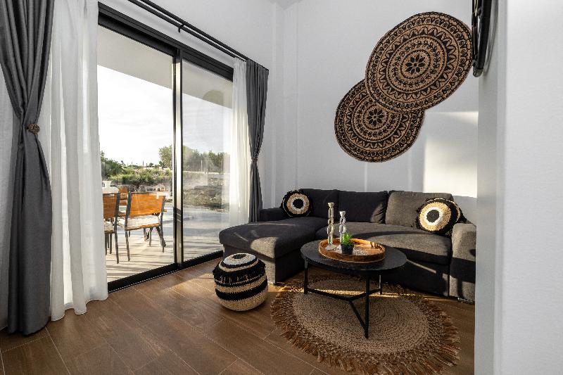Flamingo View Suites & Villas image