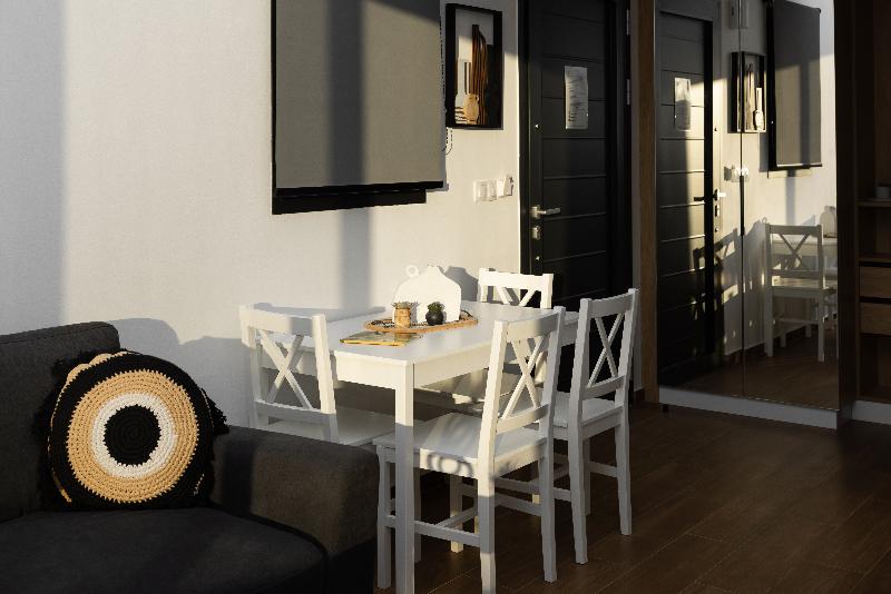Flamingo View Suites & Villas image