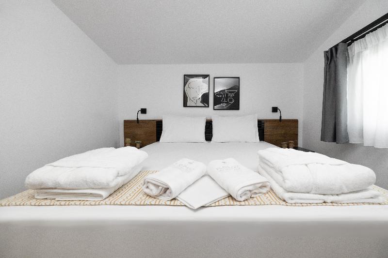 Flamingo View Suites & Villas image