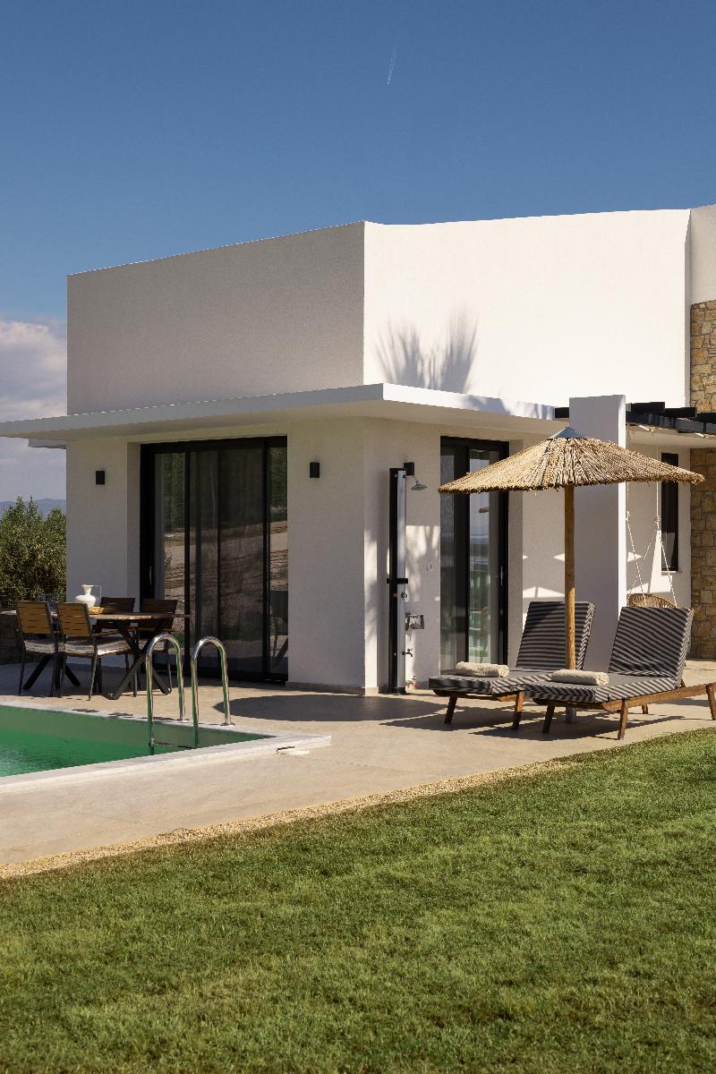 Flamingo View Suites & Villas image