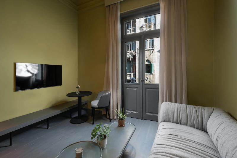 Grey Studio Apartments Corniche Alexandria image