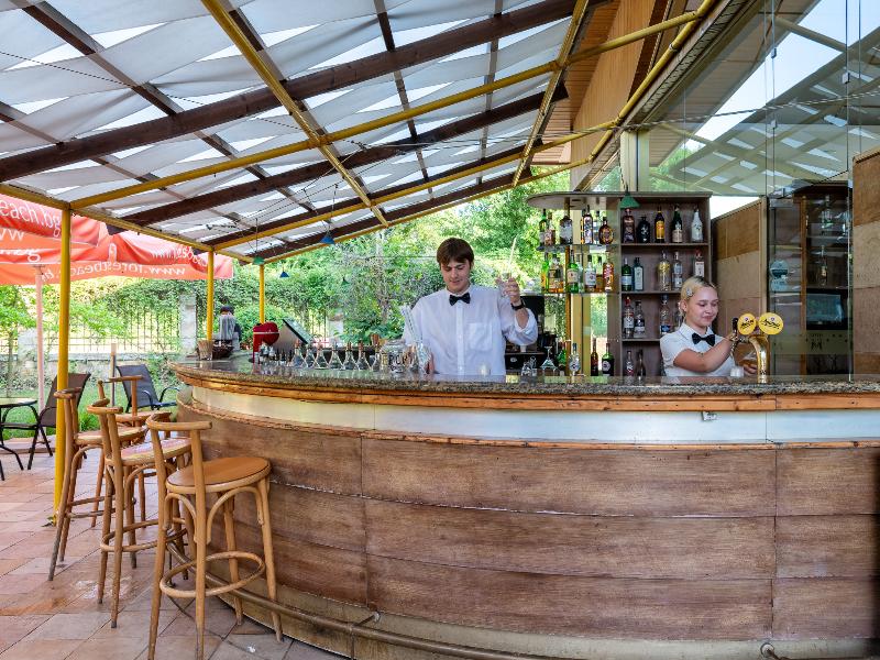 Les Magnolias Hotel image