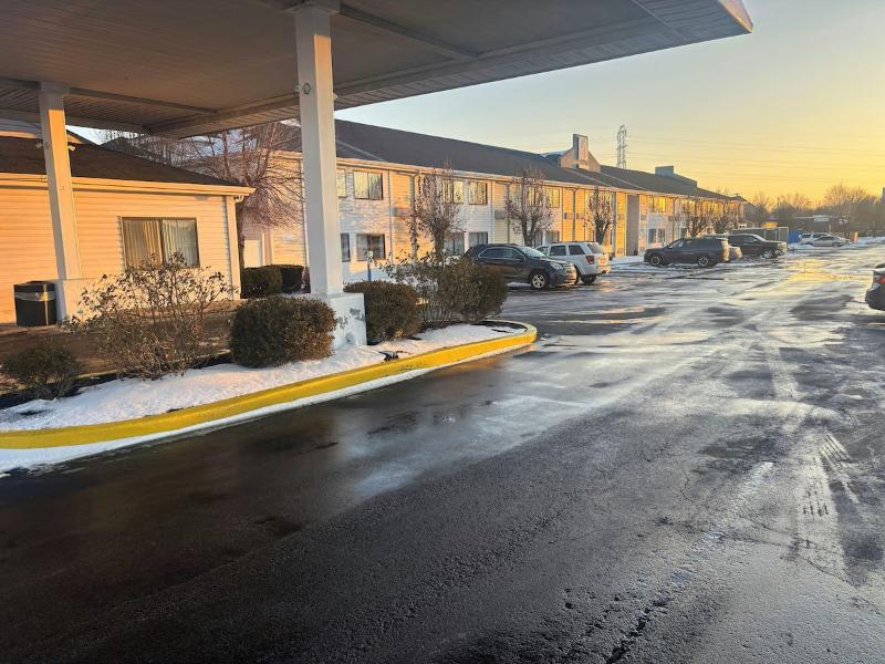 Red Roof Inn Kokomo image